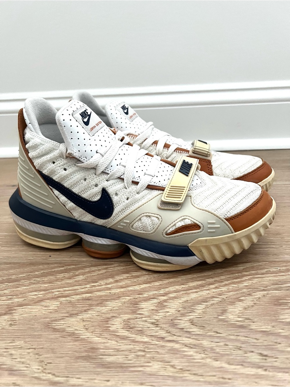 Nike Lebron 16 Air Trainer Medicine Ball Basketball Shoes Mens Size 8 CD7089-100